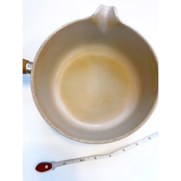 Vintage Le Creuset Wooden Handled Saucepan with Lid - Picture 5 of 12